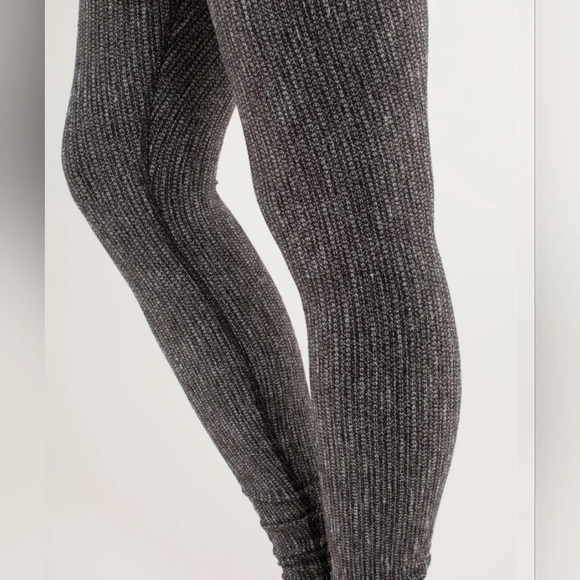 Lululemon Wunder Under Leggings Size 6 - Picture 3 of 12